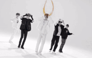TXT 'đánh úp' fan với MV mới: Bạn chọn team thiên thần hay ác quỷ?