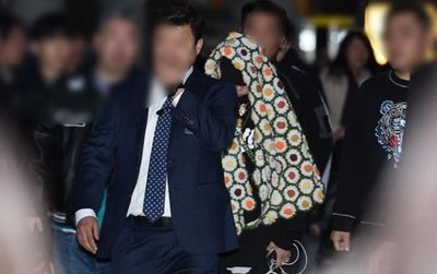 Chùm kín khăn để xuất hiện tại sự kiện kiểu này thì chỉ có thể là G-Dragon!