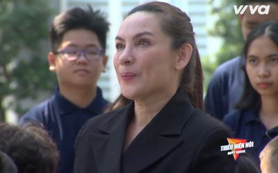 Phi Nhung từng bật khóc trên truyền hình: 'Vừa làm cha làm mẹ, không nghiêm khắc sao các con giỏi'
