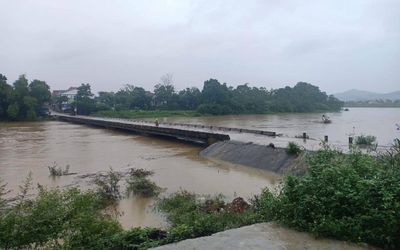 Hơn 42.000 học sinh Hà Tĩnh nghỉ học do ảnh hưởng cơn bão số 8