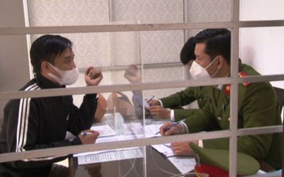 Đôi nam nữ đi trình báo công an sau khi mua phải ma tuý giả