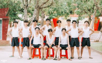 Bộ ảnh kỷ yếu độc lạ của học sinh lớp 12 với chi phí gây bất ngờ