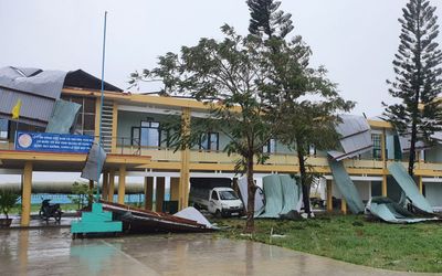 Nhiều trường học ở Quảng Nam bị tốc mái, thiệt hại sau cơn bão số 4