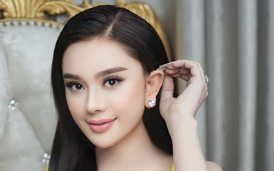 Đăng bài viết để tìm make up nhưng Lâm Khánh Chi bị xúc phạm giới tính, nữ ca sĩ liền phản ứng
