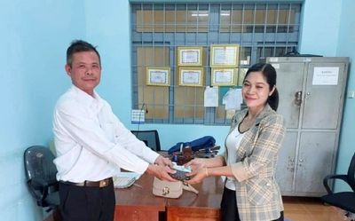 Nhặt được iPhone13 và hơn 40 triệu đồng, người đàn ông gấp rút làm điều này