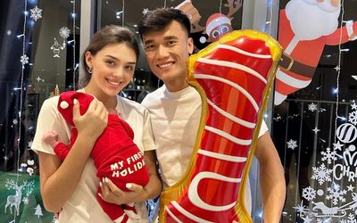 Một mình chăm con nhỏ, vợ Bùi Tiến Dũng nghẹn ngào thừa nhận bản thân 'không ổn'