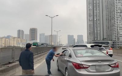 Phạt nặng tài xế Porsche chặn đầu và thực hiện hành động bẩn thỉu với tài xế xe khác