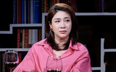 Ca sĩ Pha Lê từng 'quay xe' chuyện ly hôn, quyết dằn mặt 'tiểu tam' vì đăng ảnh công khai với chồng mình