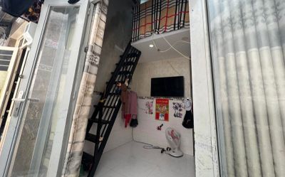 Vụ cha dượng và con gái tử vong trong phòng trọ: Hàng xóm ám ảnh tiếng la hét, giãy đập của cô gái trẻ