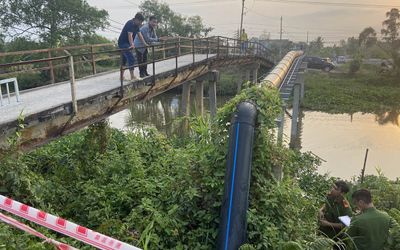 Vớt 2 thi thể thanh niên lên khỏi lòng kênh, người dân kể lại chi tiết kinh hoàng trước đó
