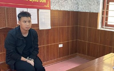 Đang tìm cảm giác 'sung sướng', 2 đôi nam nữ bị cảnh sát ập vào bắt quả tang