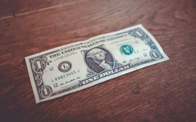 Người đàn ông lên kế hoạch rất lâu để vào ngân hàng cướp bằng được 1 USD