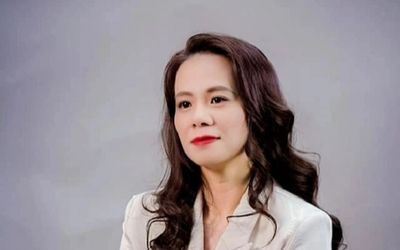 Bị dọa thêm 40 năm mới được ly hôn nhưng vợ Shark Bình đã tiết lộ thời gian 'đi thêm bước nữa'