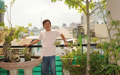 Nam diễn viên 'lên chùa bán nhang' giờ tậu nhà lầu, cuộc sống viên mãn bên vợ và ba con trai