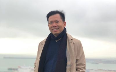 Bình chân như vại giữa ồn ào với Bà Nhân Vlog, bác sĩ Cao Hữu Thịnh nay còn 'thả thính' chiều lòng chị em