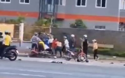 3 phụ nữ trung niên vừa gặp nhau đã lao vào 'cấu xé', biết nguyên nhân ai nấy đều ngán ngẩm