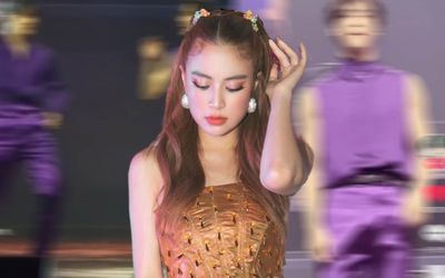 Thêm 2 nam ca sĩ đình đám Hàn Quốc 'mê mệt' Hoàng Thùy Linh: Cơ bắp cuồn cuộn nhưng nhí nhố vô cùng!
