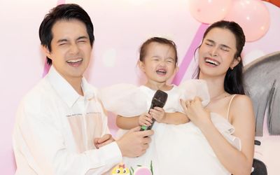 Bé Winnie hát liên khúc nhạc thiếu nhi, có luôn khán giả cổ vũ: 'Đúng là con nhà tông có khác'