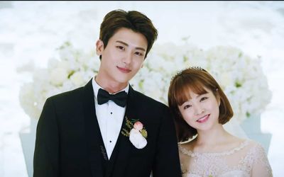 Cuối cùng Park Hyung Sik - Park Bo Young cũng chịu công khai hẹn hò sau loạt 'hint' thả thính