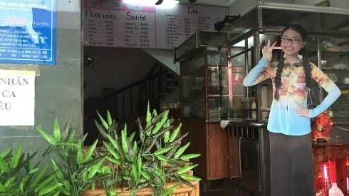 Quán chè của cô bé dân ca Phương Mỹ Chi