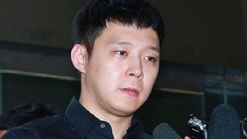 Park Yoo Chun mất 8 tiếng tại sở cảnh sát, C-JeS bị điều tra trốn thuế