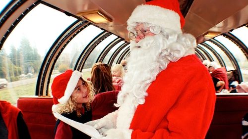 Nào cùng vác ba lô và leo lên chuyến tàu của ông già Noel để tìm không khí Giáng sinh