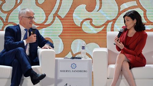Nữ tỷ phú Facebook Sheryl Sandberg khuyến khích phụ nữ tham gia vào công nghệ