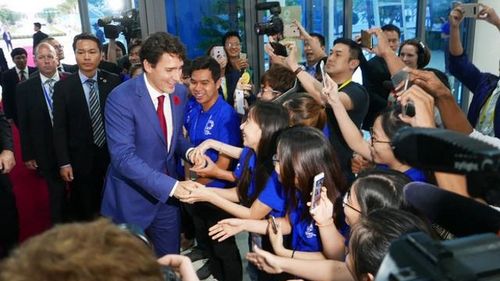 Thủ tướng Canada khuấy động trung tâm báo chí APEC ở Đà Nẵng