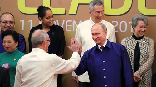 Những khoảnh khắc khó quên từ nghị trường đến đời thường của các nhà lãnh đạo APEC