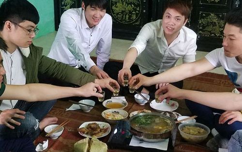 Tình trạng chung khi họp lớp dịp Tết: Bàn bạc 100, hứa 10, đi họp 1