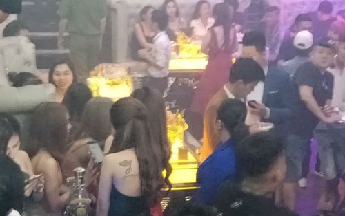 Đột kích quán bar nổi tiếng Sài Gòn, phát hiện hàng chục 'dân chơi' có biểu hiện phê ma túy