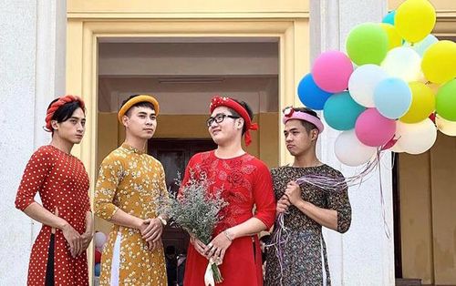 Bộ ảnh kỷ yếu 'Cô ba Sài Gòn' của 4 chàng trai khép lại thanh xuân nơi giảng đường gây sốt cộng đồng mạng