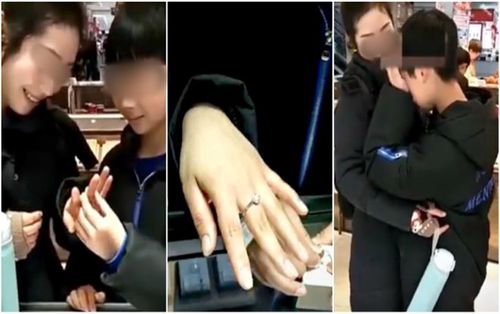 Cậu bé bật khóc khi mẹ từ chối nhận nhẫn kim cương mua bằng tiền lì xì và cái kết cảm động