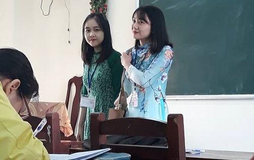 Xuất hiện 2 cô giáo thực tập trẻ măng, mặt xinh như hot girl gây bão mạng