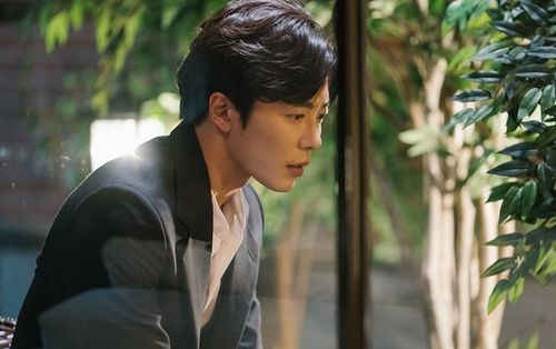 Phim 'Bí mật nàng fangirl': Bộ ảnh cuối gây thương nhớ của 'sát nhân' Kim Jae Wook