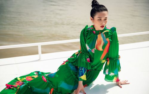 Kha Mỹ Vân, Kim Nhung lăng- xê xu hướng họa tiết rực rỡ, trang phục oversize chiếm sóng ngày hè 2019