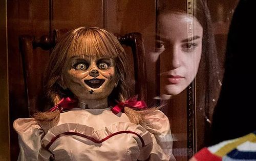 Một người đàn ông ở Thái Lan tử vong khi đang xem phim ‘Annabelle: Comes Home’!