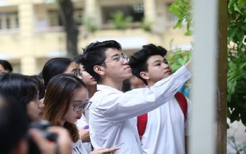 Chiều nay, hàng loạt những trường đại học nằm trong top 'hot’ công bố điểm chuẩn