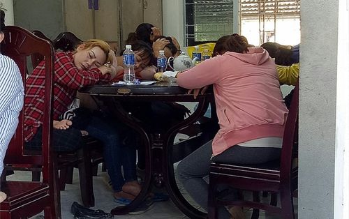 Bắt tại trận 38 đối tượng tại tụ điểm đánh bạc ở Bình Thuận, thu giữ gần 500 triệu đồng