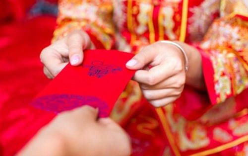 Lấy tiền lì xì Tết của con, cha mẹ có thể bị phạt tới 1 triệu đồng