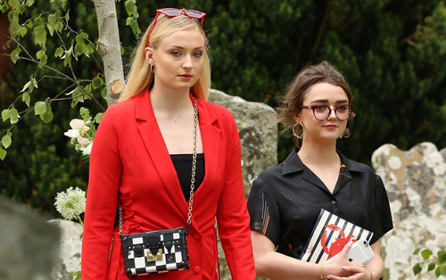 Sophie Turner hối hận vì ăn mặc ‘trẻ trâu’ đến đám cưới Kit Harington