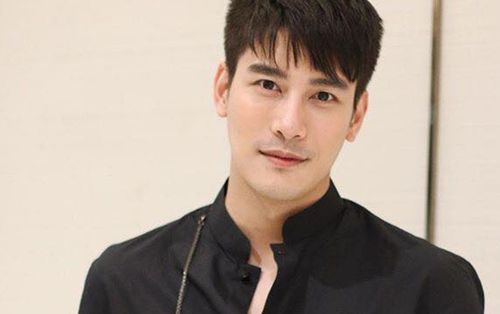 Boy Pakorn sẽ thay thế Ken Phupoom trở thành nam chính trong series phim nhiều phần 'Gián điệp son môi'