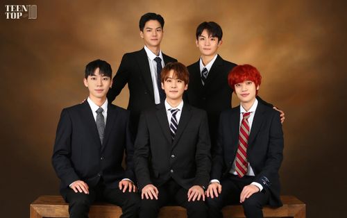 Tung ảnh kỷ niệm 10 năm debut concept 'đại gia đình', TEEN TOP hé lộ luôn bất ngờ kép tặng fan…