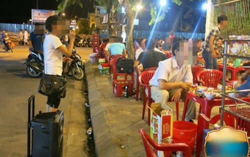 Khởi tố đối tượng hát loa kẹo kéo gây ồn ào còn đánh công an, nhốt dân phòng