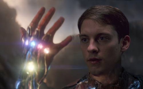 Trận đánh giữa Thanos và Spider Man của... Tobey Maguire: Chấp luôn bộ giáp, chỉ cần búa Mjolnir