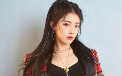 Dụ Ngôn (The9) bị tên 'sói đội lốt cừu' sàm sỡ vòng một ngay nơi công cộng