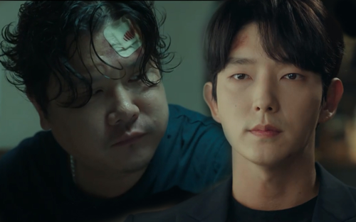 Tập 23 'Hoa của quỷ': Kẻ buôn người trốn thoát, Lee Joon Ki cùng Moon Chae Won đối diện với cảnh sát