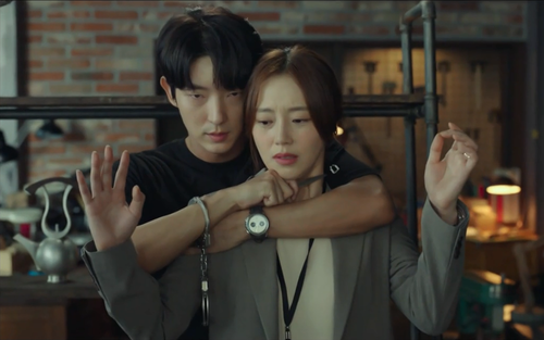 Tập 26 'Hoa của quỷ': Tai họa ập đến, Lee Joon Ki trở thành nghi phạm số 1 cho vụ án giết nguời do Kim Ji Hoon gây ra