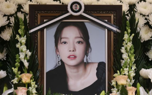 Hoảng hồn: Goo Hara (KARA) cập nhật mạng xã hội sau 1 năm tự tử