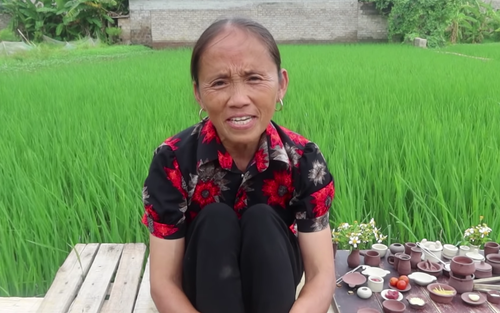 Bà Tân Vlog được dân mạng chỉ cách tăng view sau quãng thời gian sa sút